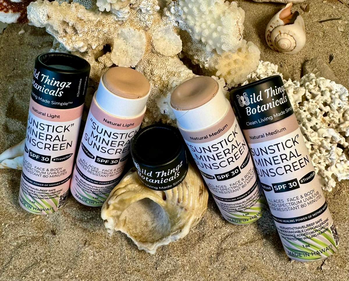 Wild Thingz Botanicals All Mineral Reef Safe SPF30 Sunscreen Sunsticks in Natural Light and Natural Medium IMG_2446
